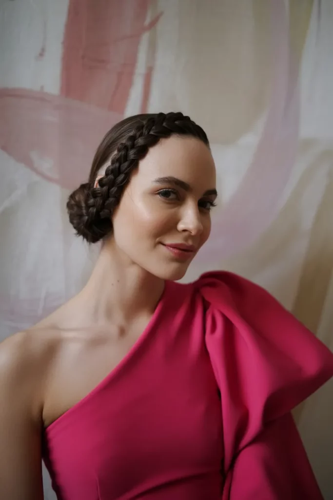 The Asymmetric Braided Bun